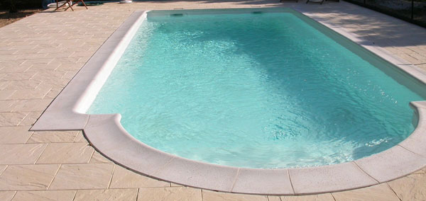 Création piscine béton à Thénioux