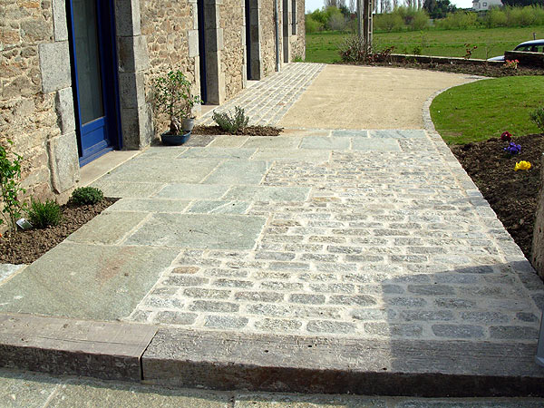 Dallage, terrasse, chape pavée à Saint-Germain-du-Puy